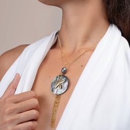[STETM] PENDENTIF LONG ETOILE DE MER PERLE NACRE POMPON - ACIER DORE