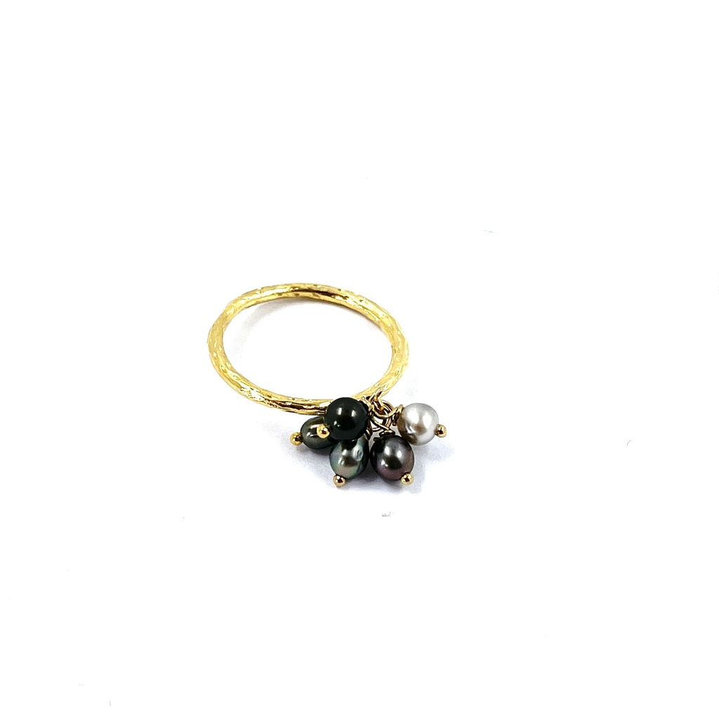 Bague plaqué or et 5 keishis breloques