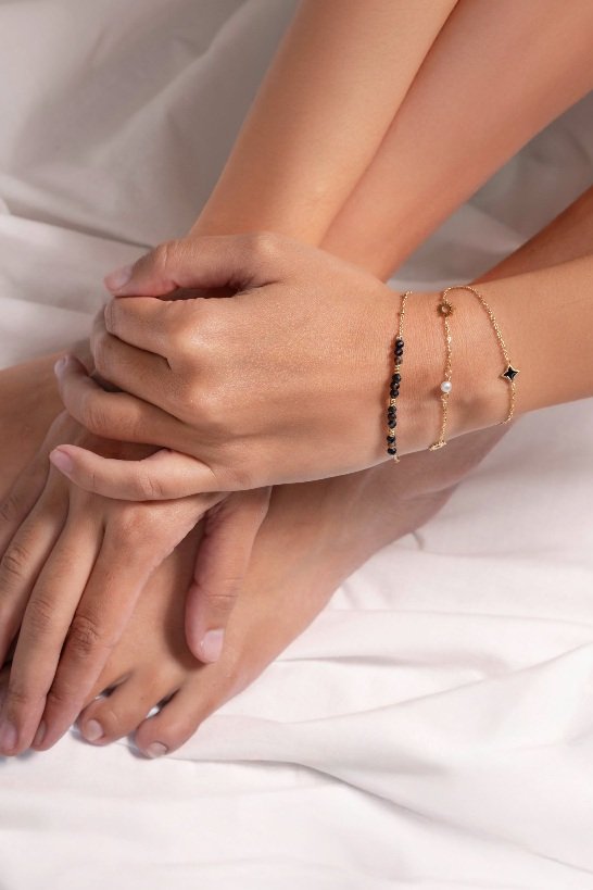 BRACELET FANTAISIE NOIR 3 RANGS + 1 KEISHI - ACIER DORE