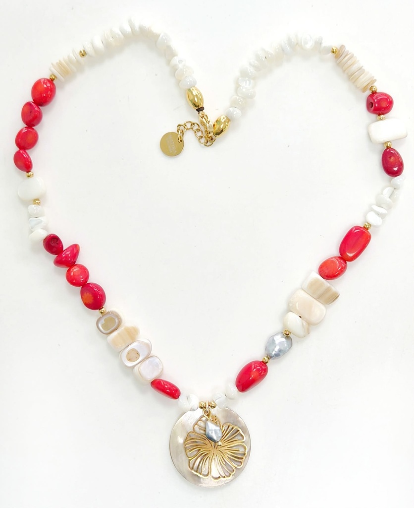 Collier en acier doré hibiscus + nacre + 2 keishis + corail teinté