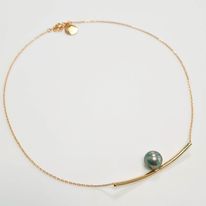 Collier Plaqué or, barre rigide et une Perle de Tahiti