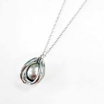 [CAGE] Collier Acier Cage et Perle de Tahiti