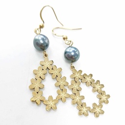 [BODSAKURA] BOUCLES D OREILLES GOUTTE FEURS SAKURA ET PERLE  - Acier doré